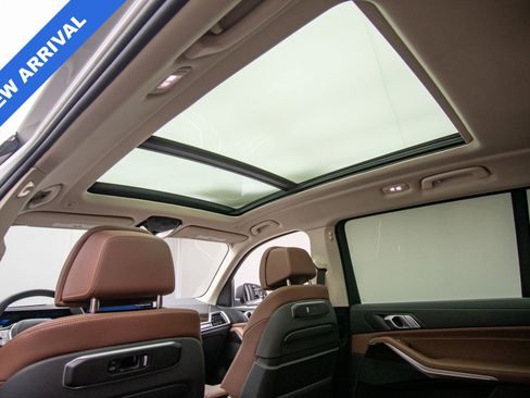 Used 2025 BMW X7 xDrive40i w/ Parking Assistance Package AWD/4WD image 28