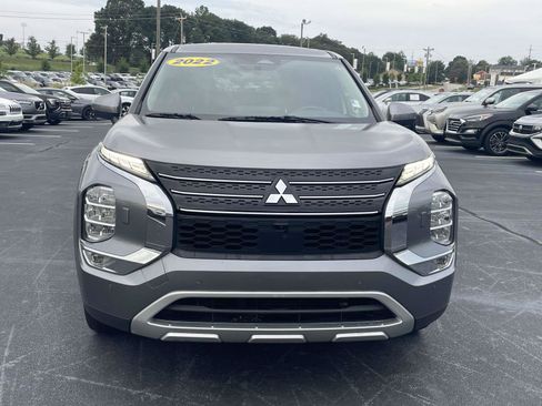 Used 2022 Mitsubishi Outlander SE AWD/4WD image 2