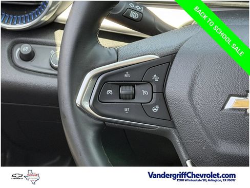 Used 2025 Chevrolet Trax LT w/ LT Convenience Package FWD image 13