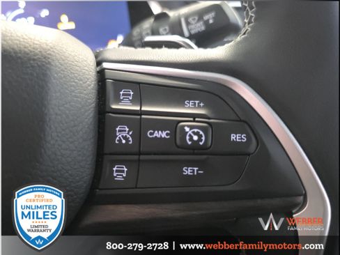 Used 2023 Jeep Grand Cherokee L Limited w/ Trailer Tow Group (B) AWD/4WD image 32