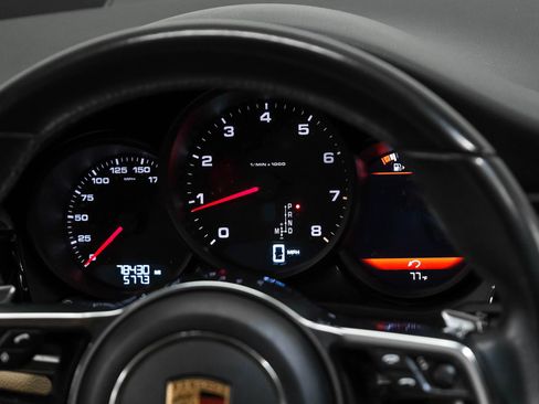 Used 2017 Porsche Macan image 18