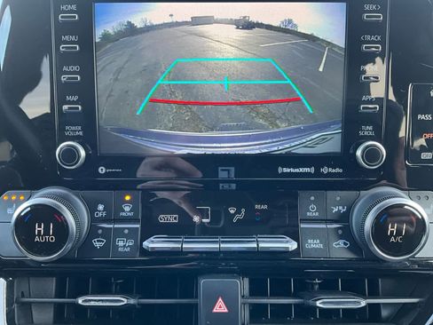 Used 2021 Toyota Highlander XSE image 18