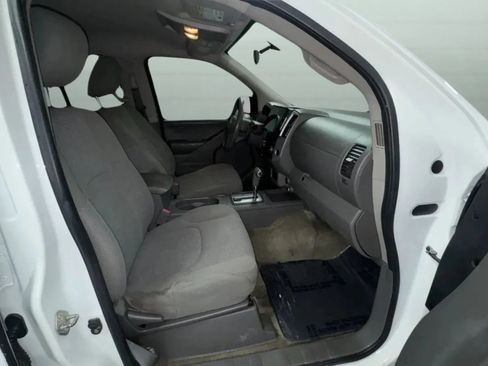 Used 2018 Nissan Frontier SV AWD/4WD image 15
