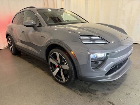Used 2026 Porsche Macan 4S Electric AWD/4WD image 7