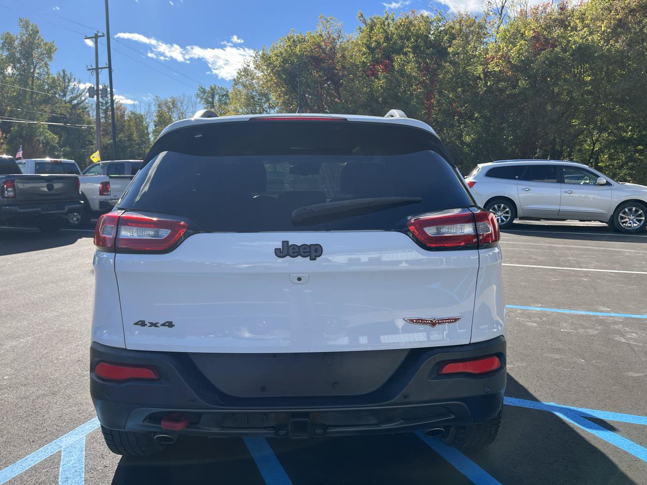 Used 2016 Jeep Cherokee Trailhawk w/ Comfort/Convenience Group AWD/4WD image 6