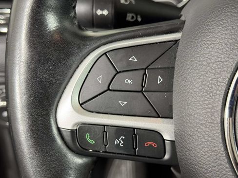Used 2020 Jeep Compass Latitude AWD/4WD image 22
