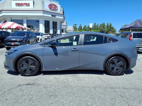 Used 2026 Toyota Prius Plug-In Hybrid FWD image 2
