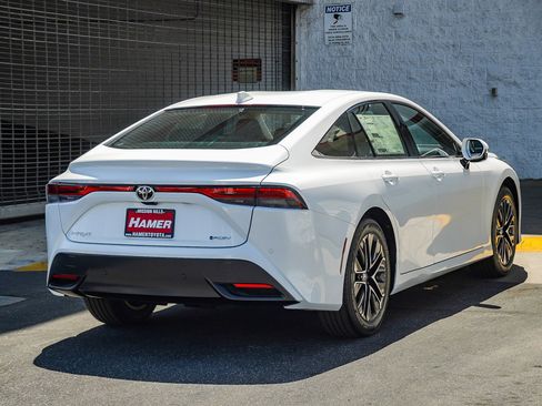 New 2026 Toyota Mirai RWD image 5