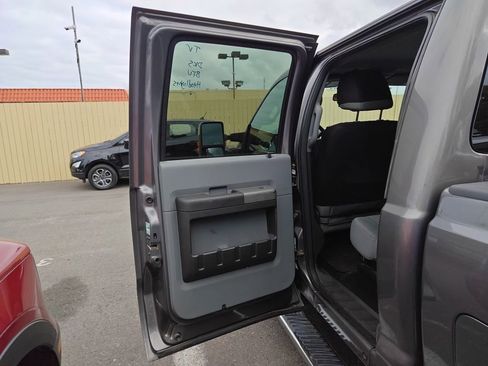 Used 2011 Ford F250 XLT w/ XLT Premium Pkg RWD image 3