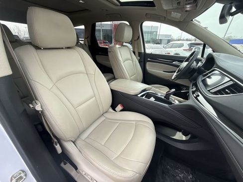 Used 2020 Buick Enclave Premium w/ Sun and Sites Package image 25