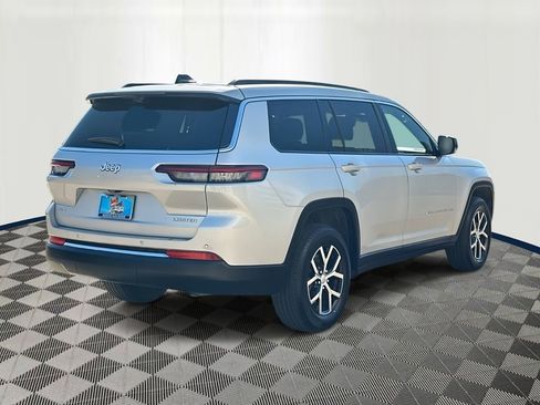 Used 2024 Jeep Grand Cherokee L Limited w/ Luxury Tech Group II image 5