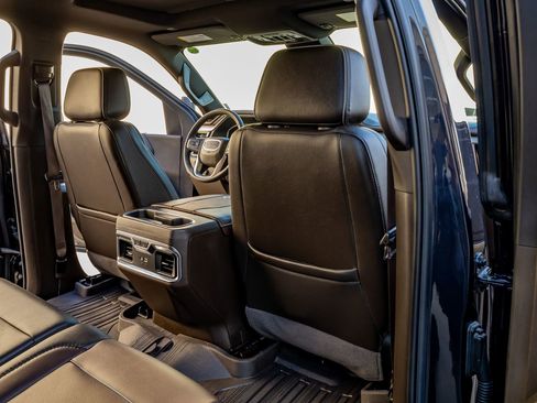 Used 2024 GMC Sierra 2500 Denali w/ Denali Reserve Package image 32