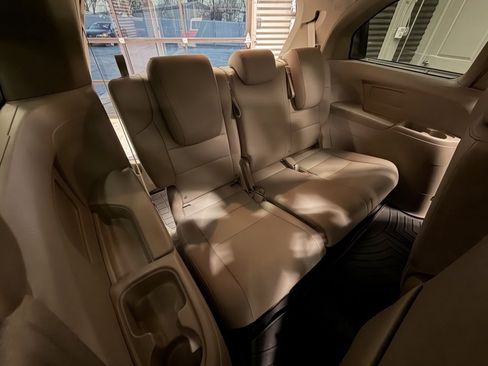 Used 2017 Honda Odyssey EX-L image 7