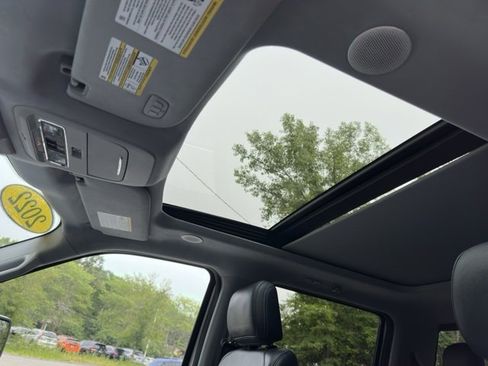 Used 2022 Ford F150 Limited image 21