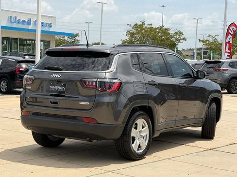 Used 2022 Jeep Compass Latitude FWD image 4