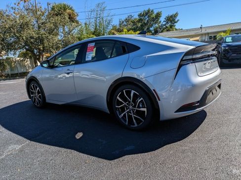 New 2026 Toyota Prius Plug-In Hybrid FWD image 6