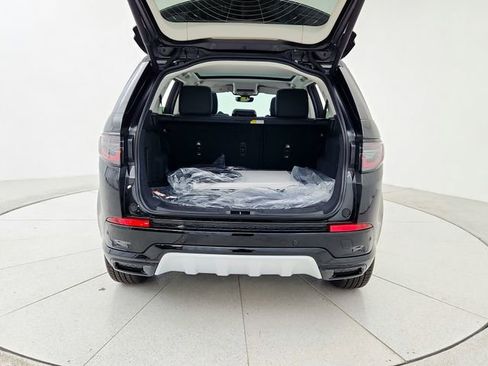 Certified 2025 Land Rover Discovery Sport S image 19
