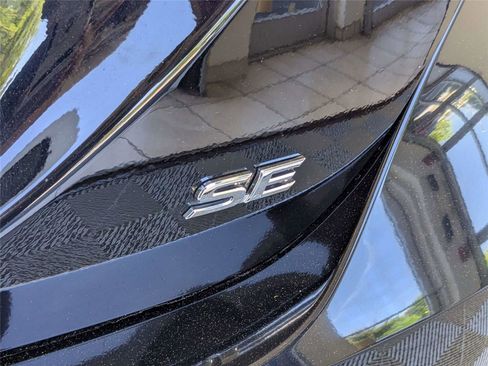 Used 2024 Toyota Camry SE FWD image 8