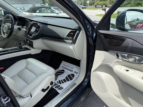 Used 2020 Volvo XC90 T6 Momentum AWD/4WD image 18