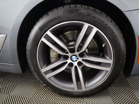 Used 2021 BMW 530e xDrive 530e iPerformance w/ Convenience Package image 34