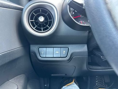 Used 2019 Kia Forte LXS FWD image 12