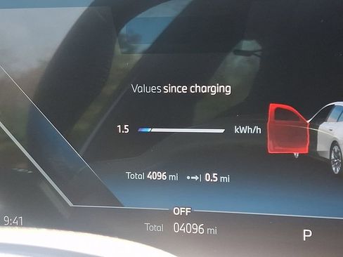 Certified 2026 BMW i5 eDrive40 w/ Executive Package image 21