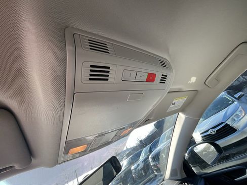 Used 2022 Volkswagen Taos SE image 17