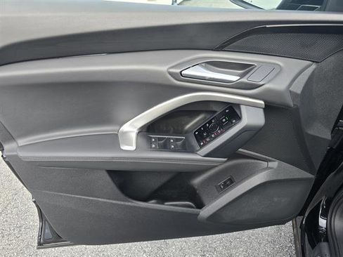 Used 2025 Audi Q5 Premium w/ Convenience Package image 22