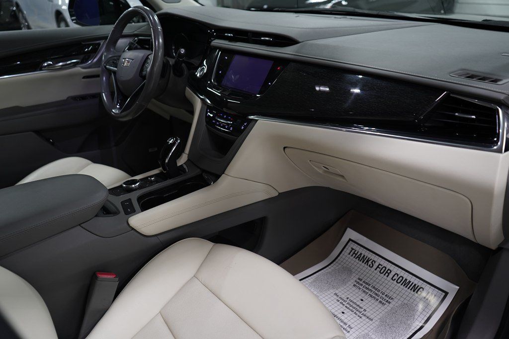 Used 2020 Cadillac XT6 Premium Luxury AWD/4WD image 31