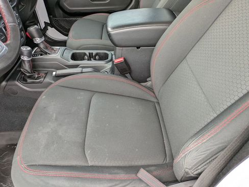 Used 2022 Jeep Gladiator Rubicon image 11