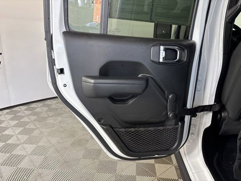 Used 2022 Jeep Gladiator Sport image 18