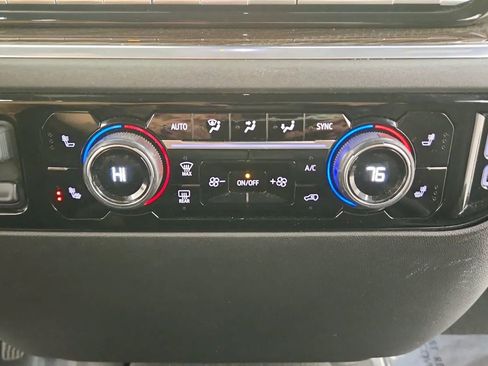 Used 2022 Chevrolet Silverado 1500 LT image 32