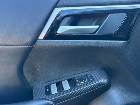 Used 2024 Mitsubishi Outlander SE image 15