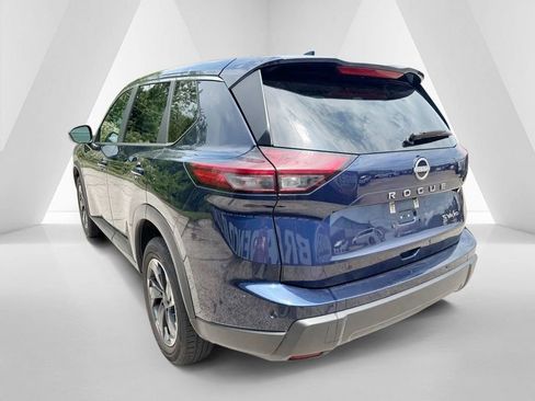 Used 2024 Nissan Rogue SV AWD/4WD image 5
