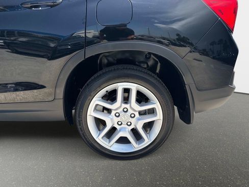 Certified 2025 Honda Passport EX-L image 10