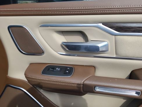 Used 2020 RAM 1500 Laramie image 32