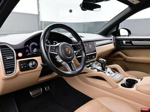 Certified 2023 Porsche Cayenne S Platinum AWD/4WD image 4
