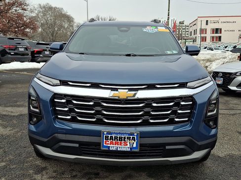 Used 2025 Chevrolet Equinox LT w/ Convenience Package II image 2