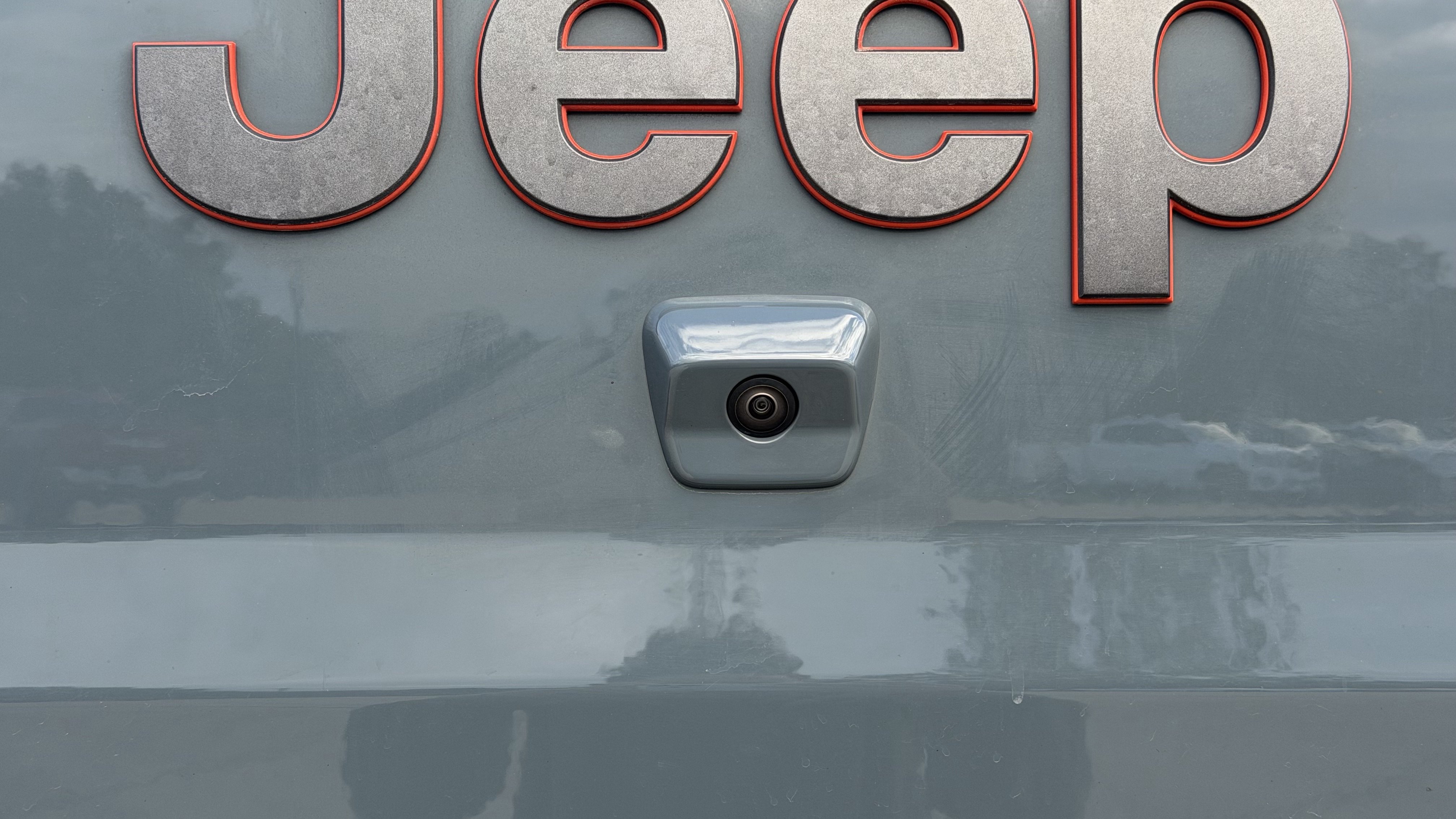 Used 2024 Jeep Gladiator Mojave AWD/4WD image 9