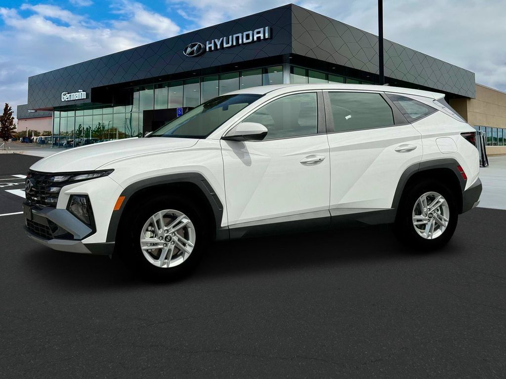 New 2025 Hyundai Tucson SE FWD image 2