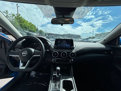 Used 2025 Nissan Sentra SV FWD image 28