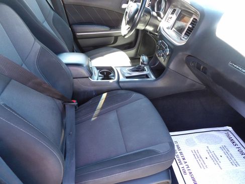 Used 2022 Dodge Charger SXT RWD image 16