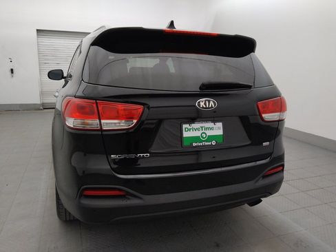 Used 2018 Kia Sorento AWD image 6