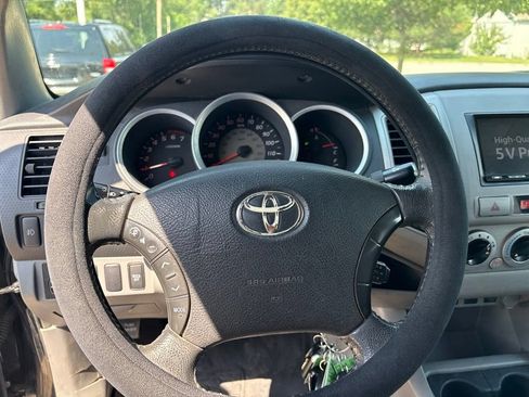 Used 2011 Toyota Tacoma 4x4 Double Cab w/ SR5 Pkg #2 image 14