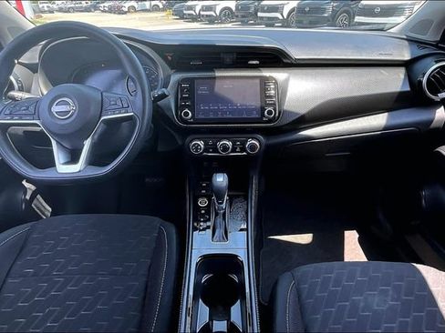 Used 2024 Nissan Kicks SV FWD image 7