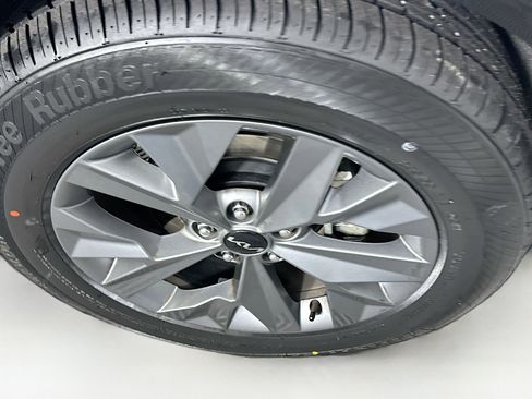 Used 2025 Kia Sportage SX image 11