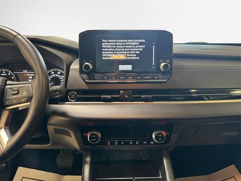 Used 2022 Mitsubishi Outlander SE image 22