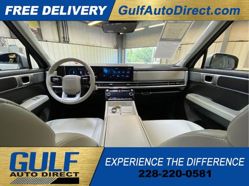 Used 2026 Hyundai Santa Fe SEL FWD image 2