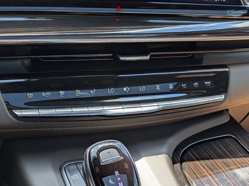 Used 2024 Cadillac Escalade Premium Luxury w/ Performance Package AWD/4WD image 29