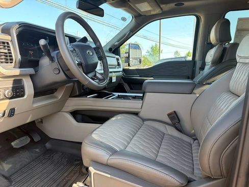 New 2026 Ford F250 Platinum w/ Platinum Plus Package AWD/4WD image 18